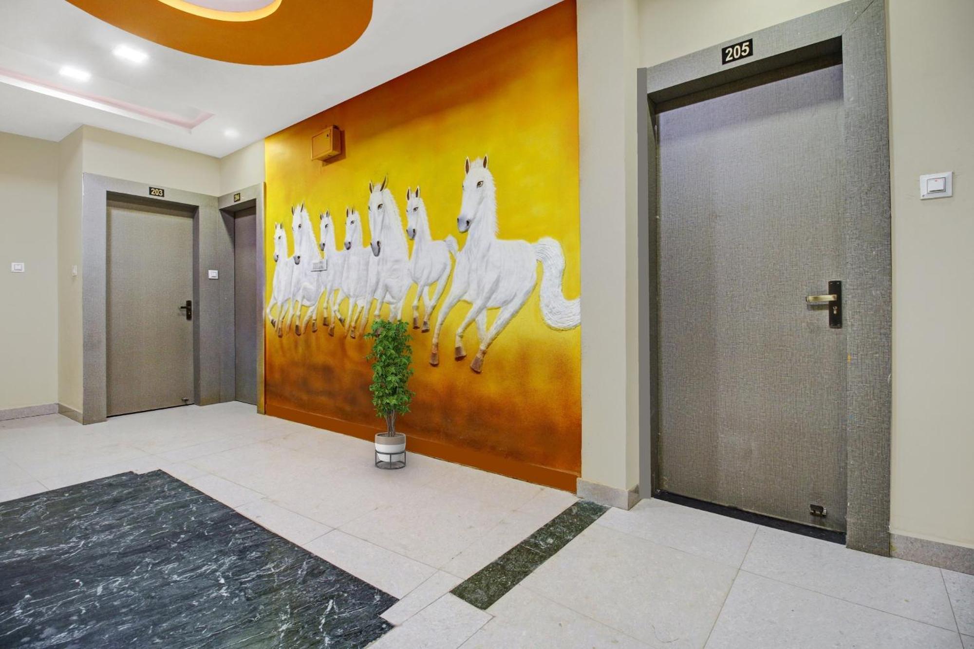 Super Collection O The Wishtler Hotel Bhopal Exterior foto