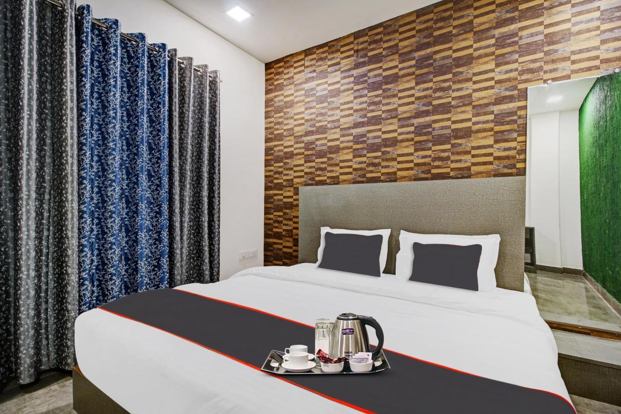 Super Collection O The Wishtler Hotel Bhopal Exterior foto